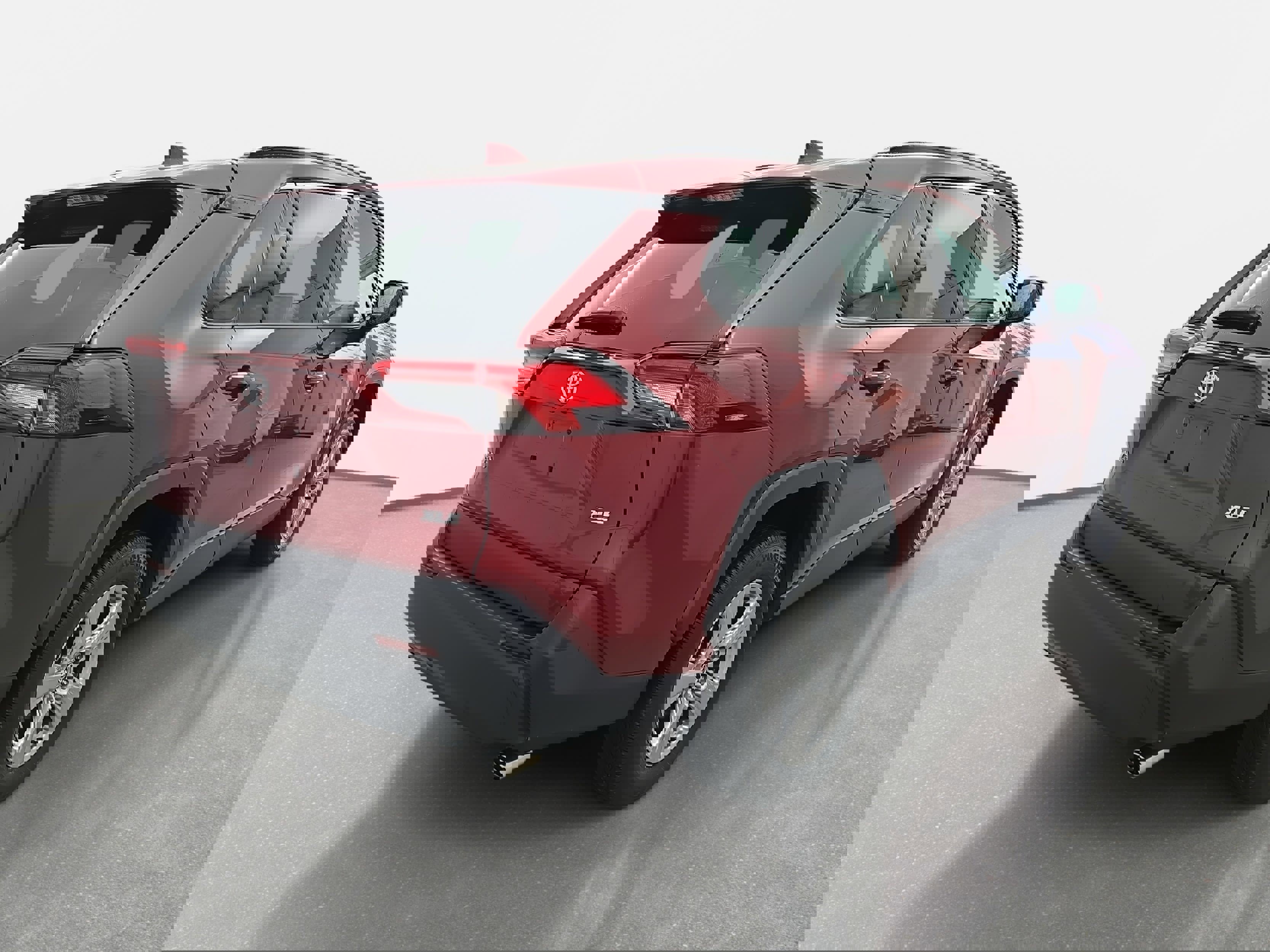 Used 2023 Toyota RAV4 XLE w/ Convenience Package image 5