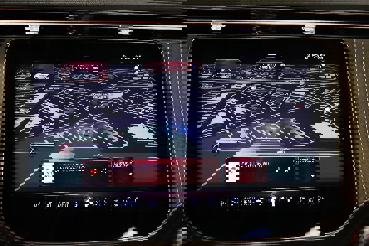 Used 2025 Mercedes-Benz E 350 4MATIC Sedan image 21