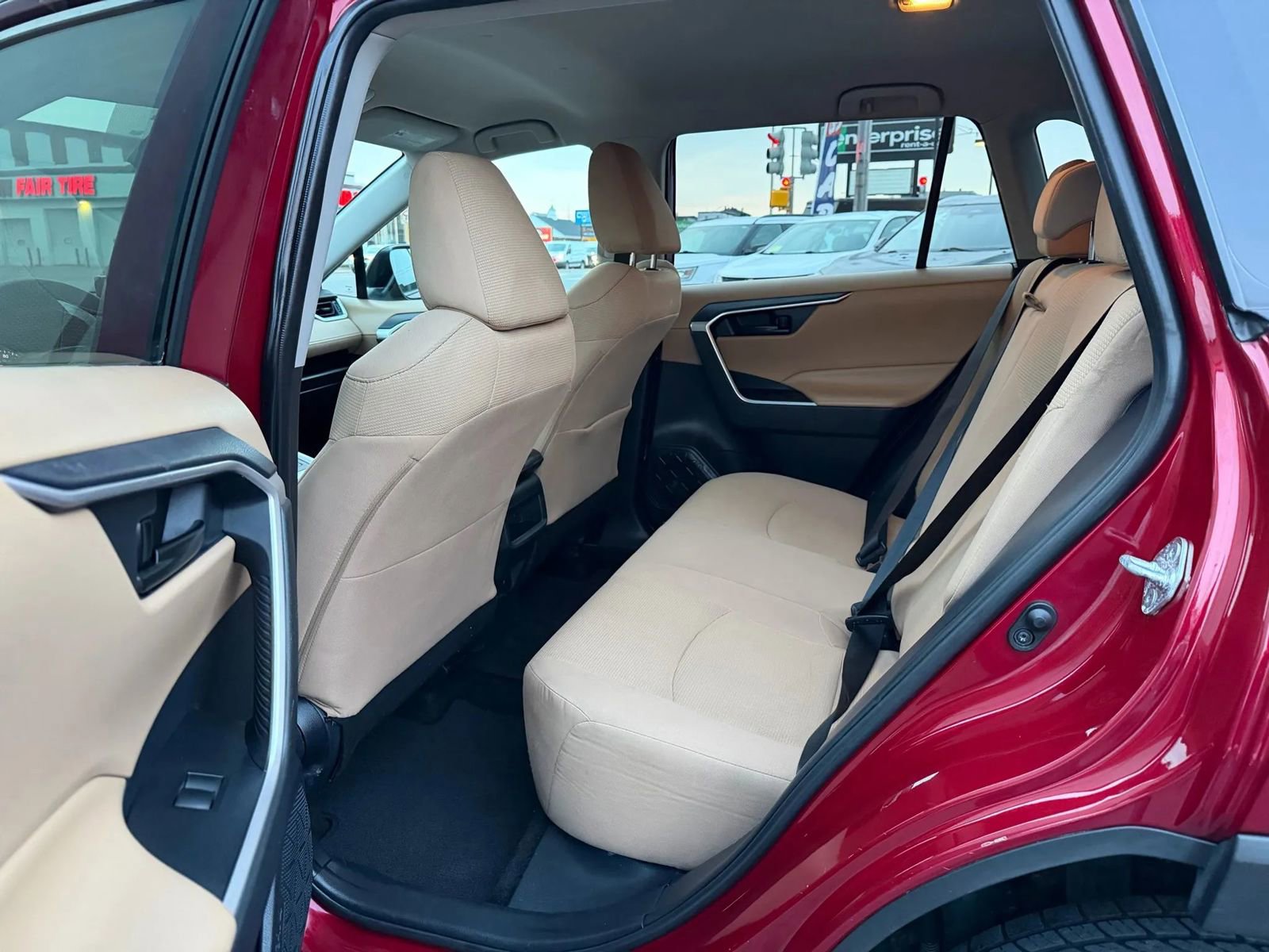 Used 2019 Toyota RAV4 LE image 9