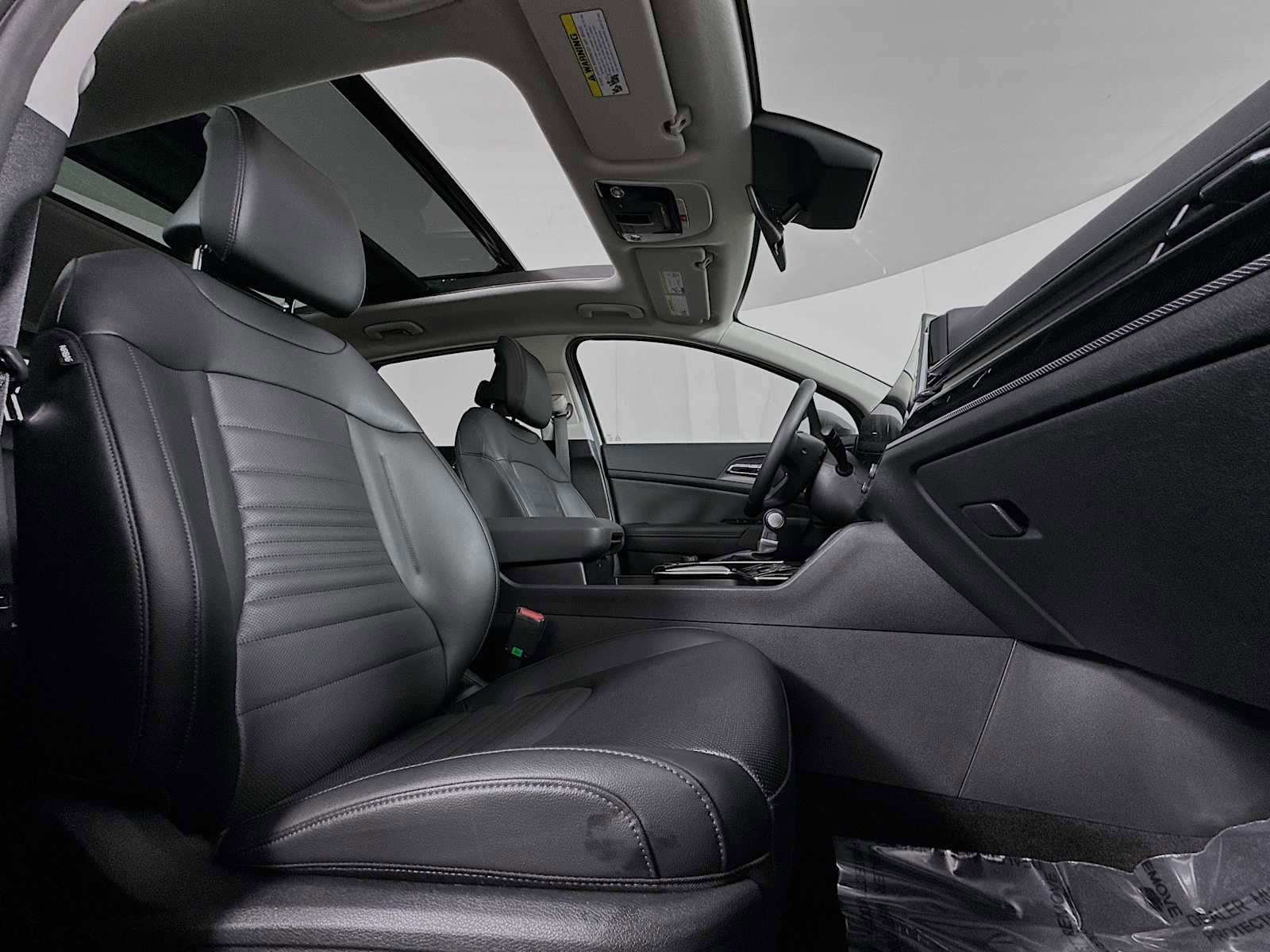 Used 2025 Kia Sportage SX image 27