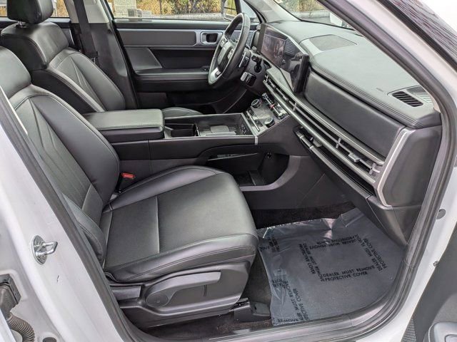 Used 2025 Hyundai Santa Fe SEL image 5
