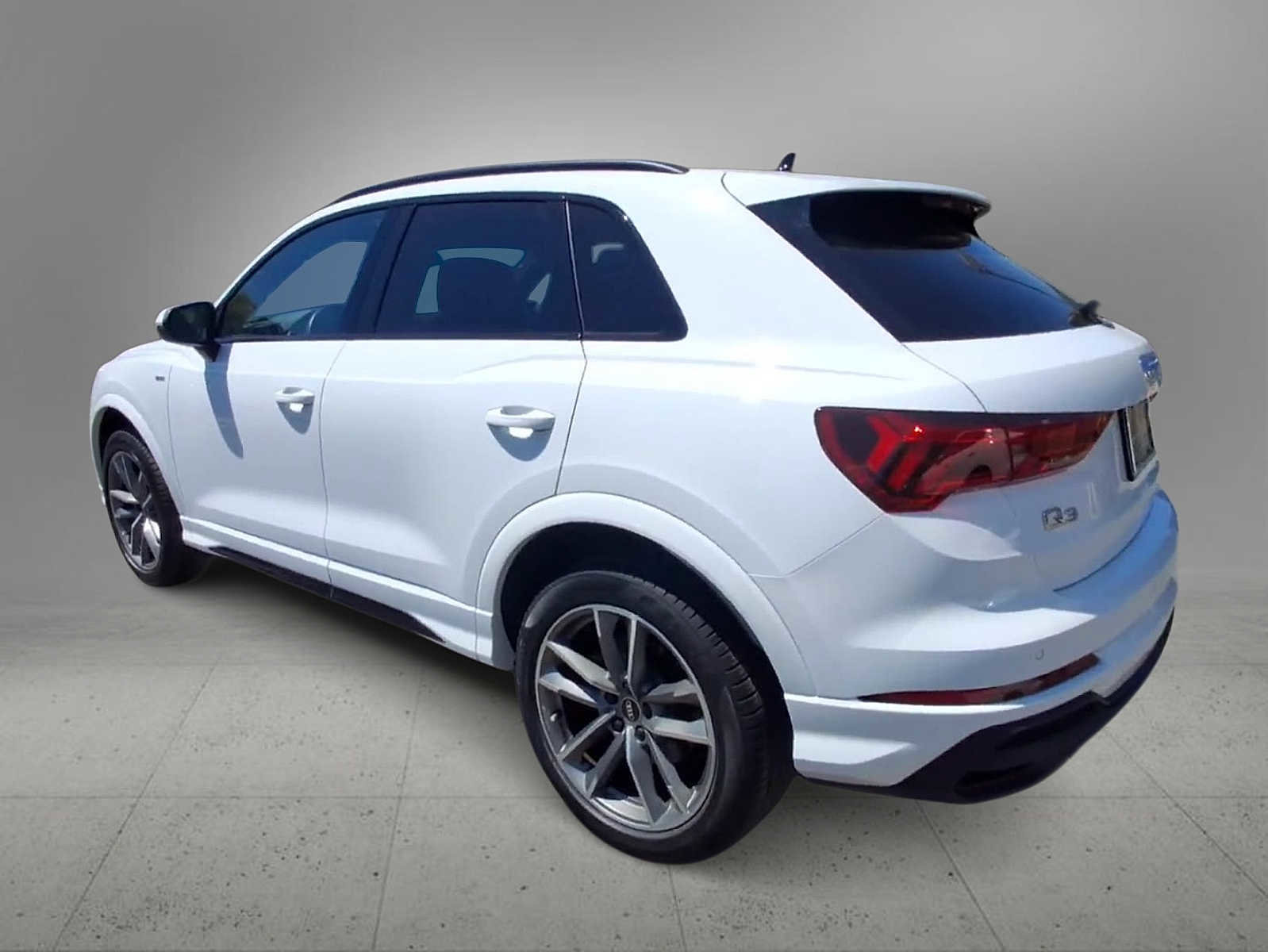 Used 2023 Audi Q3 2.0T Premium Plus w/ Premium Plus Package AWD/4WD image 6