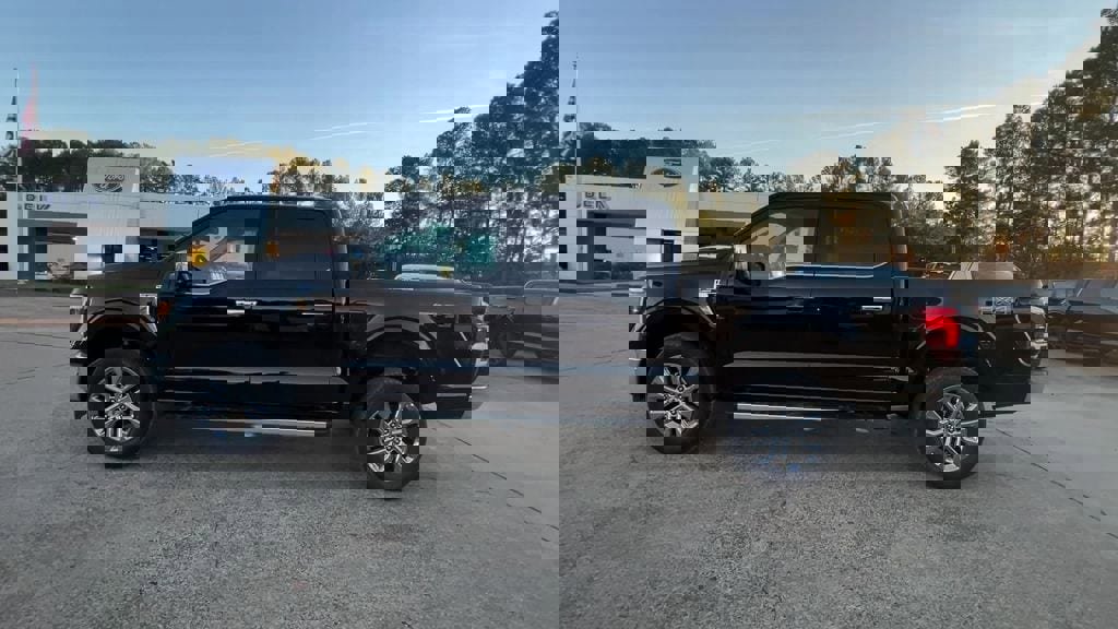 New 2025 Ford F150 Lariat w/ Equipment Group 501A Mid image 3