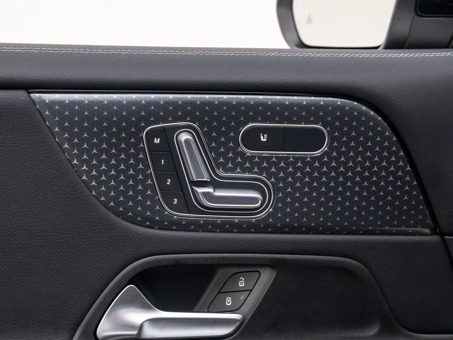 New 2026 Mercedes-Benz GLB 250 4MATIC image 15