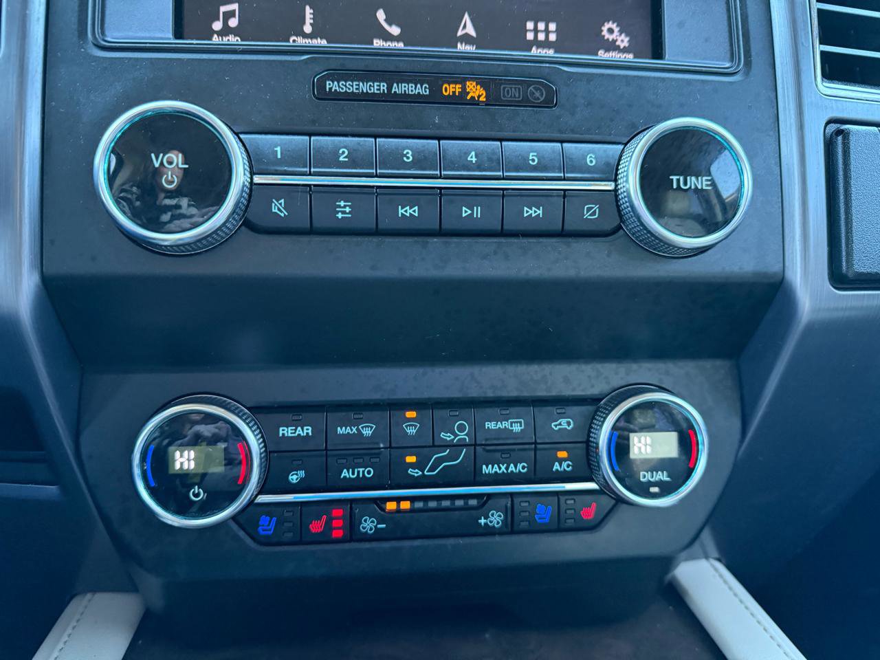 Used 2019 Ford Expedition Platinum image 37