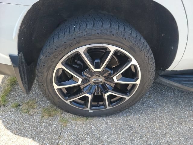 Used 2022 Chevrolet Tahoe RST w/ Luxury Package AWD/4WD image 9