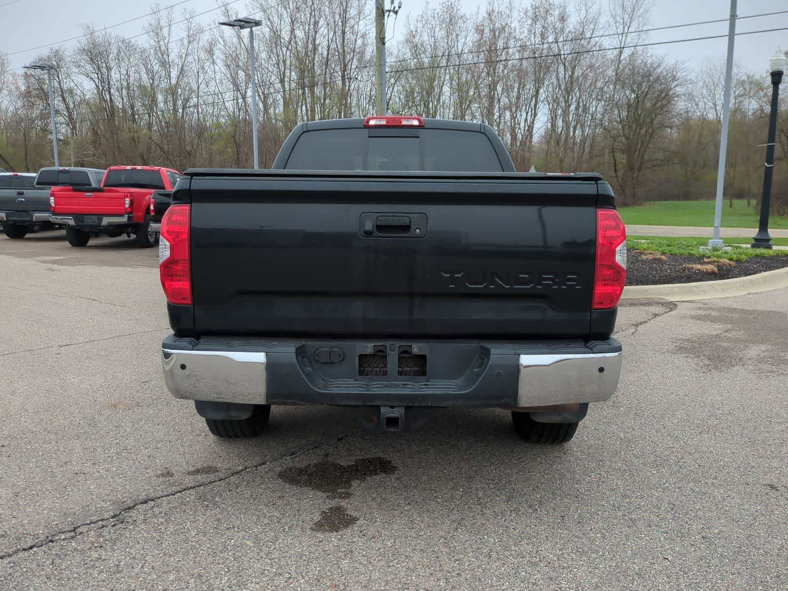 Used 2017 Toyota Tundra SR5 AWD/4WD image 7