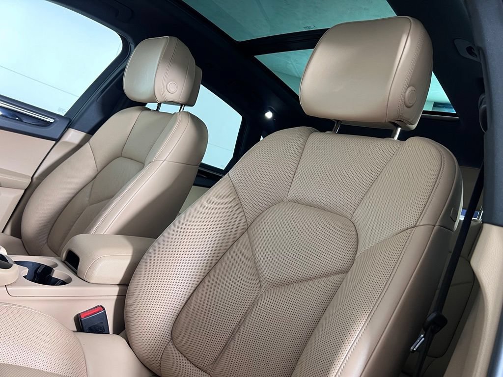 Certified 2021 Porsche Macan S AWD/4WD image 5