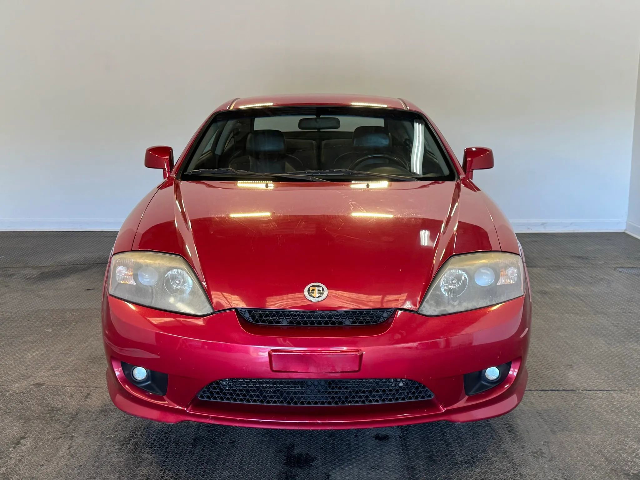 Used 2005 Hyundai Tiburon GT FWD image 2