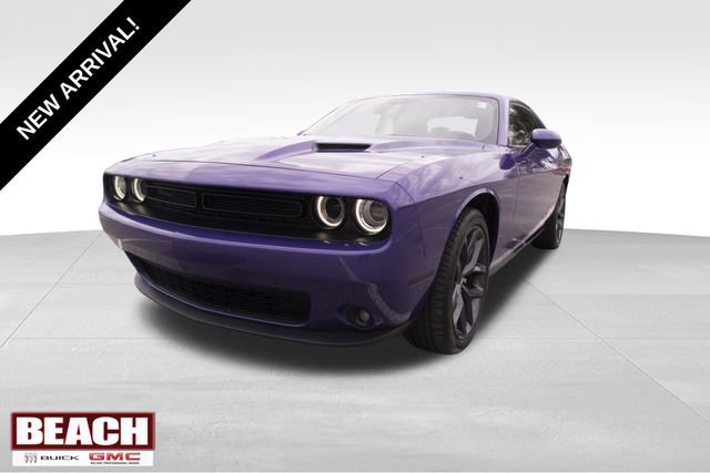 Used 2023 Dodge Challenger SXT w/ Plus Package image 1