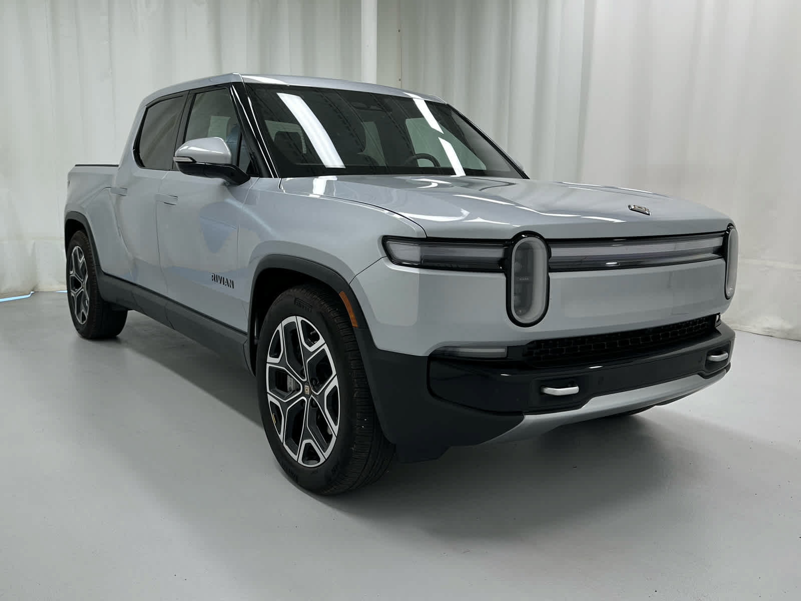 Used 2025 Rivian R1T Adventure Dual