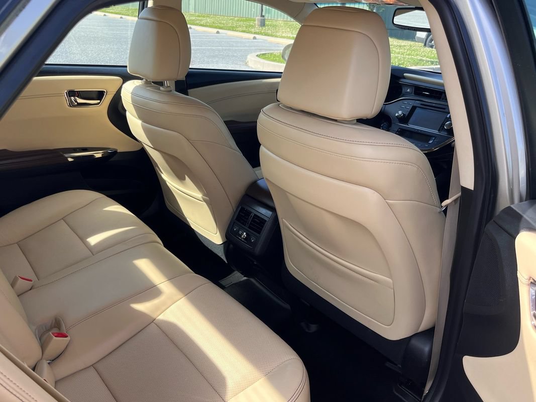 Used 2017 Toyota Avalon Limited w/ All Weather Liner Package FWD image 13