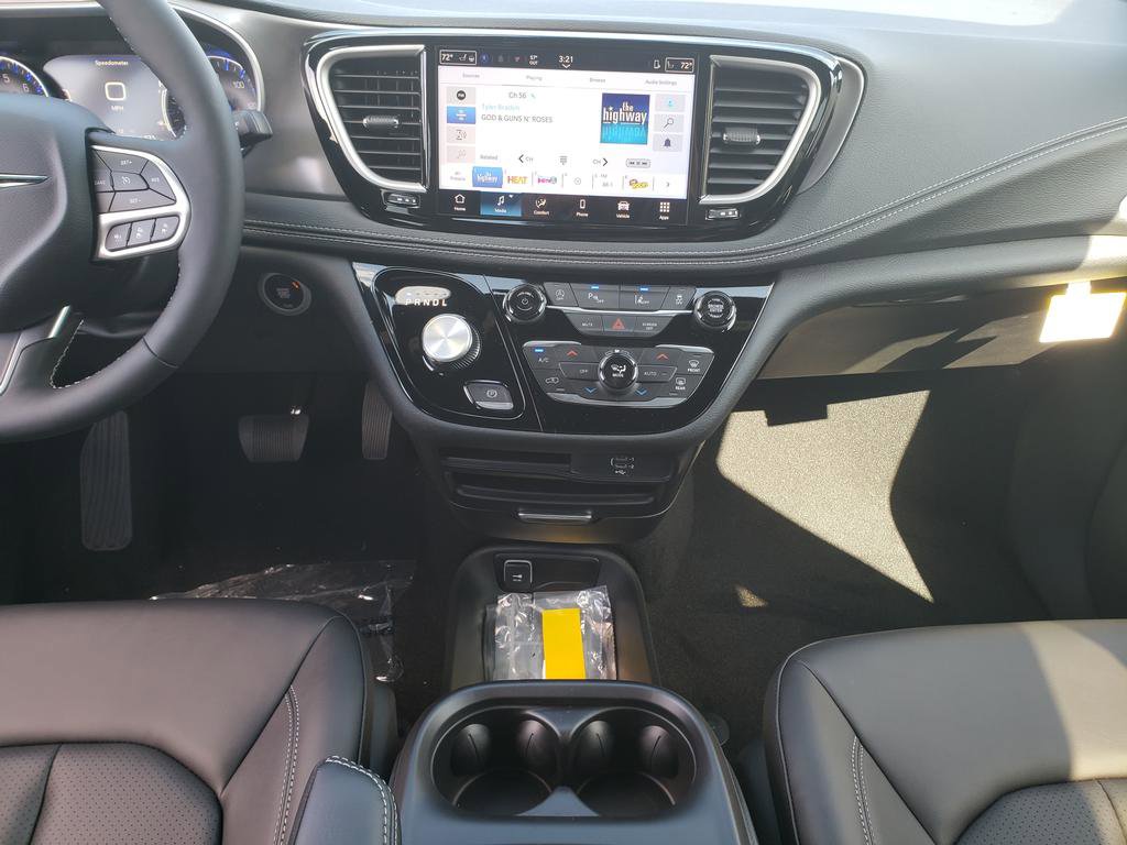 New 2026 Chrysler Pacifica Select image 16