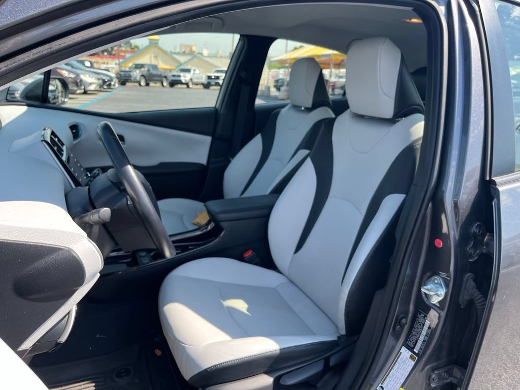 Used 2021 Toyota Prius XLE AWD/4WD image 21