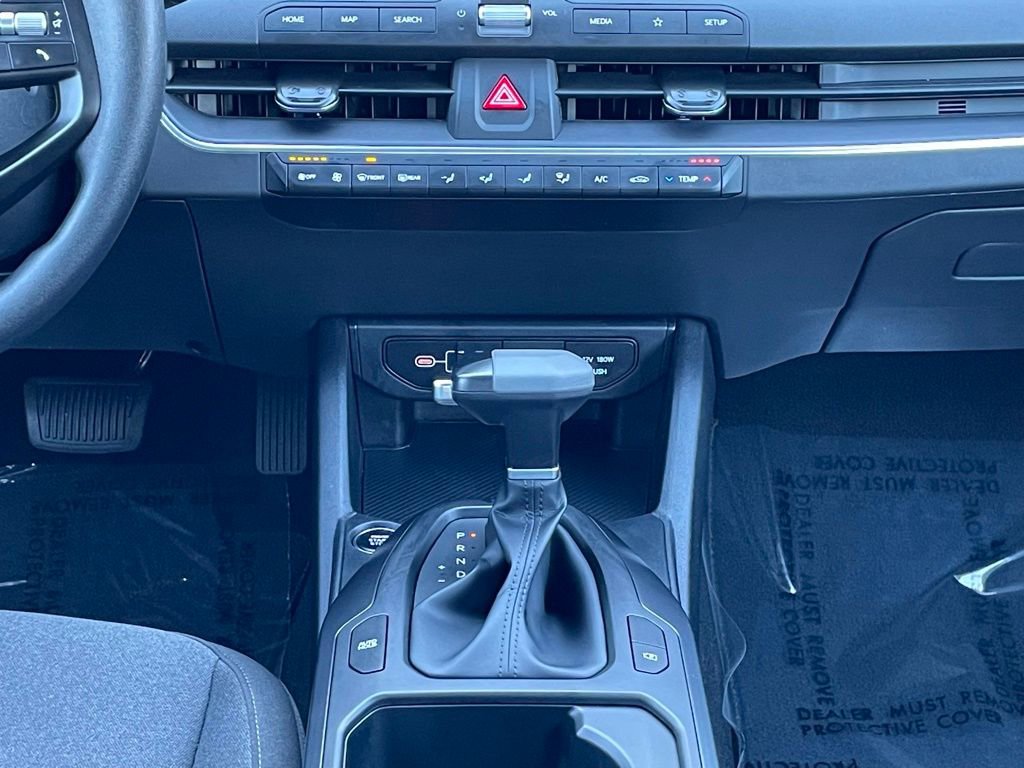 Used 2025 Kia K4 LX image 17