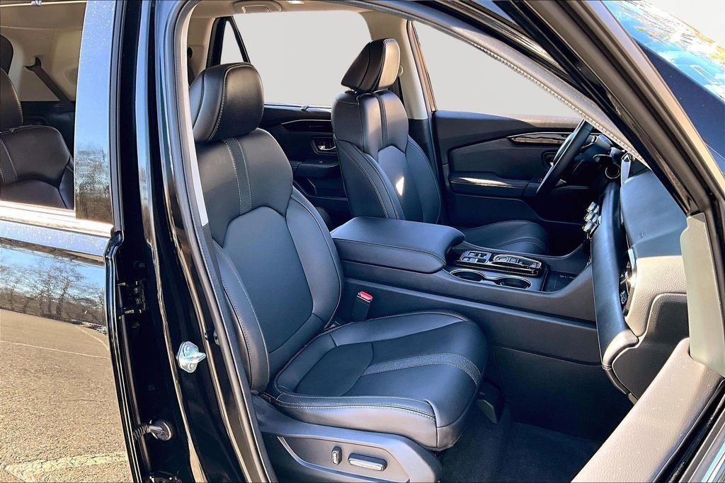Used 2024 Honda Pilot Touring image 23