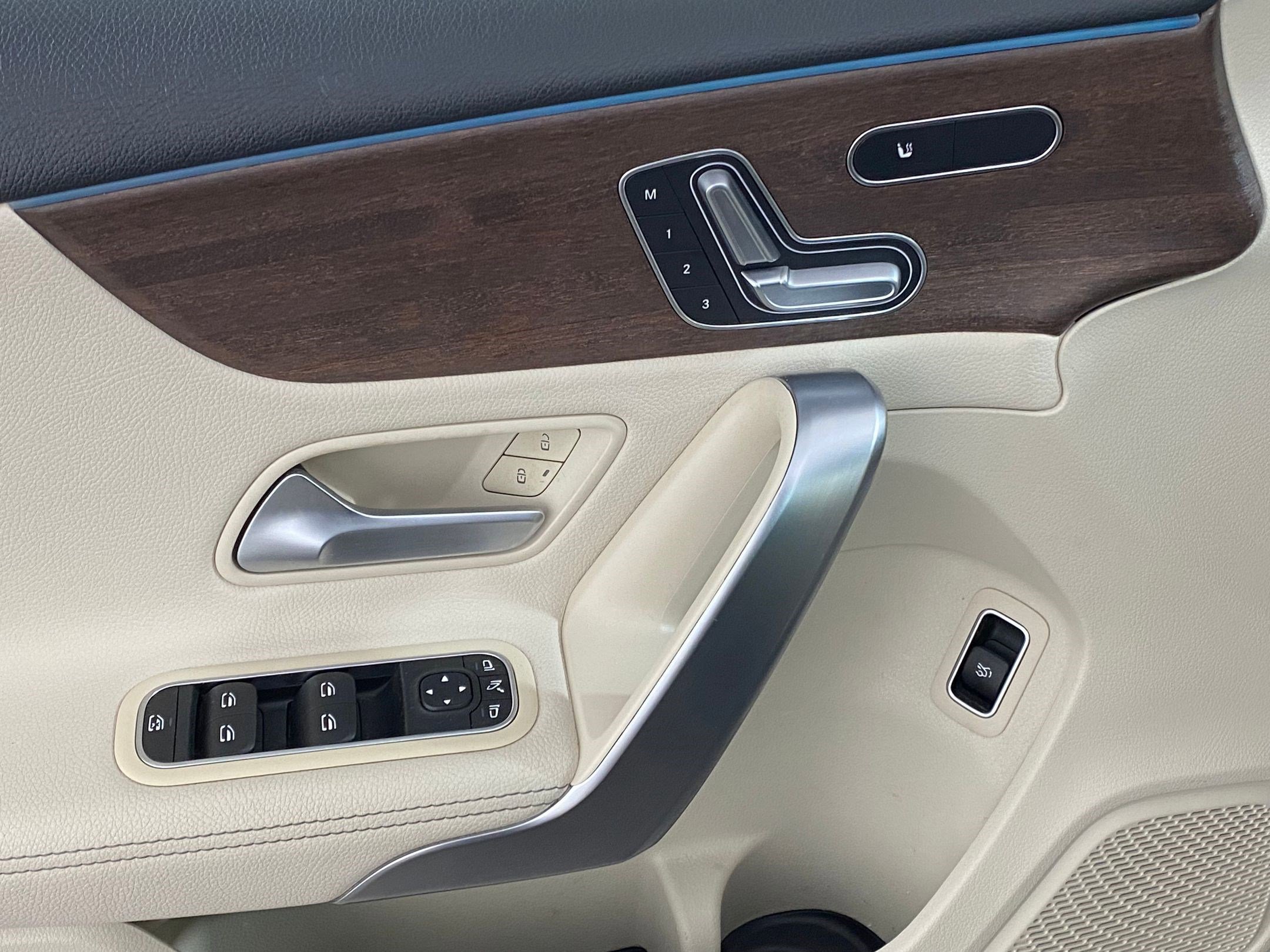 Certified 2022 Mercedes-Benz A 220 4MATIC image 24