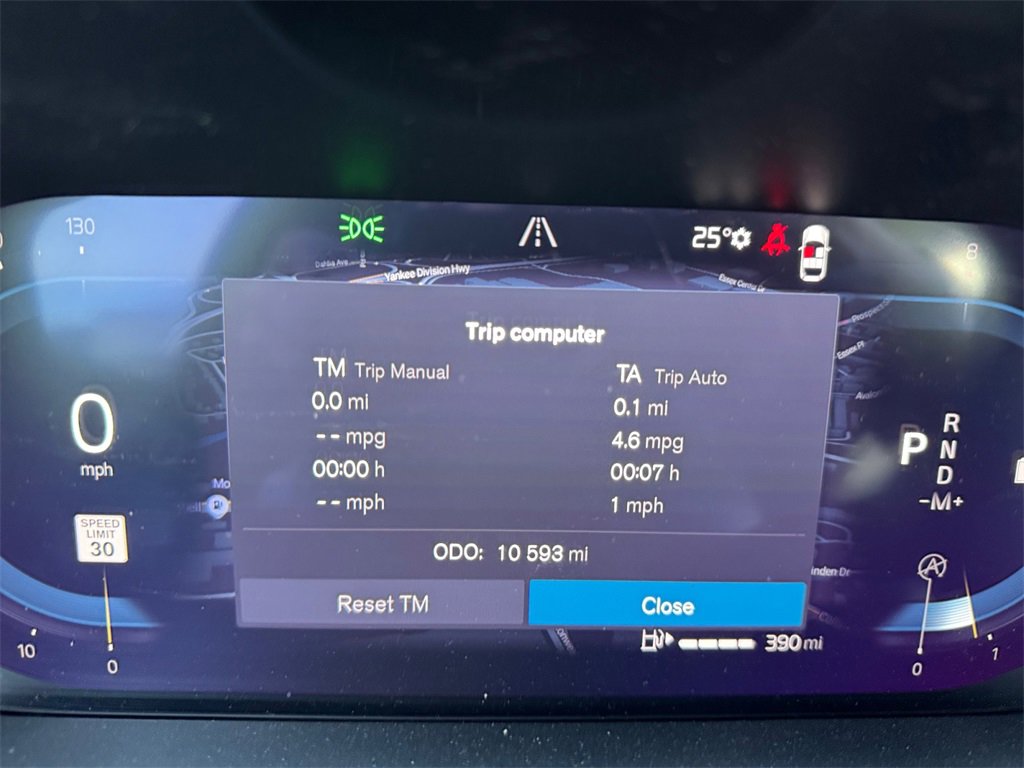 Certified 2025 Volvo XC60 B5 Core image 34