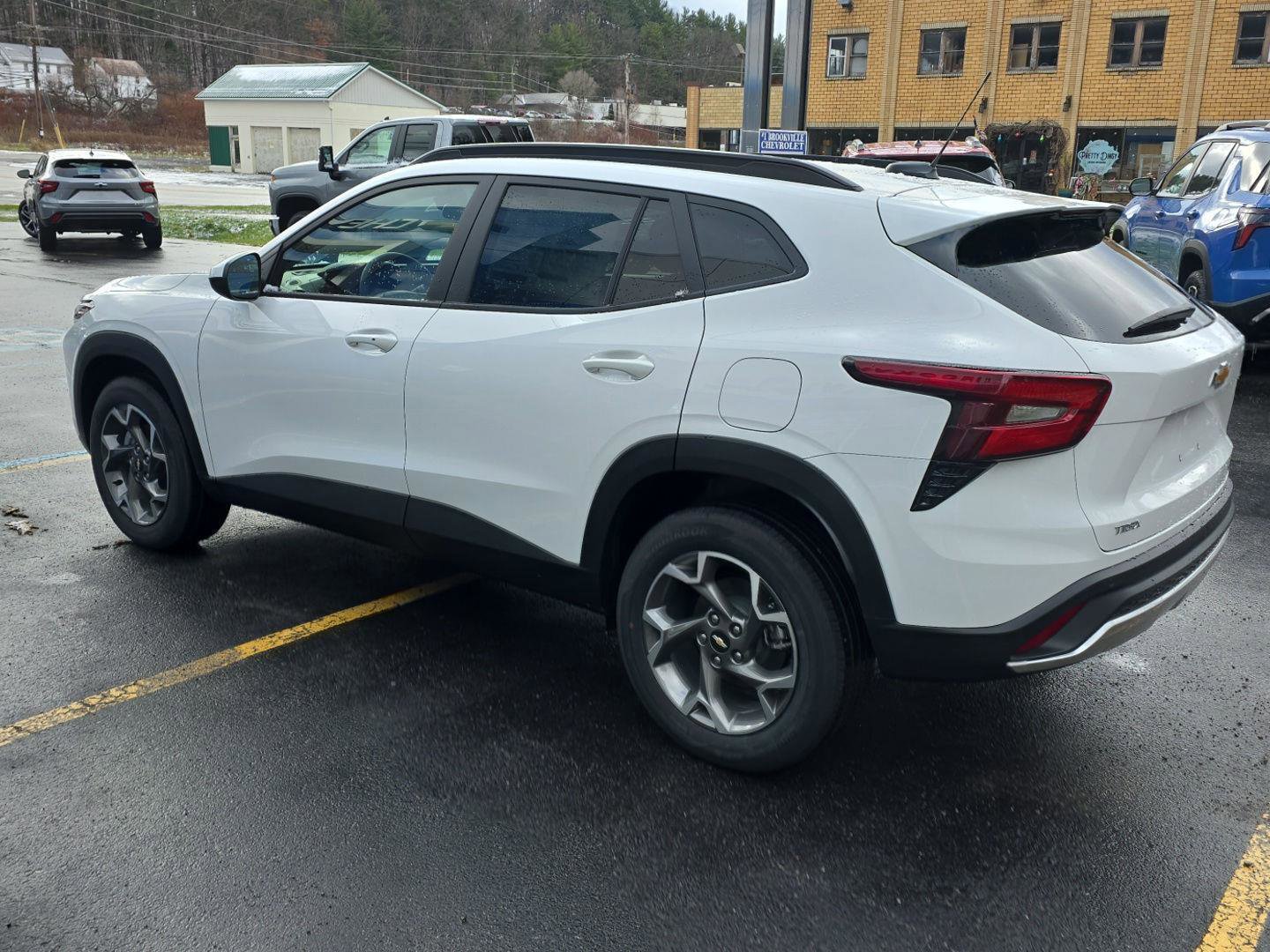New 2025 Chevrolet Trax LT w/ Driver Confidence Package image 6