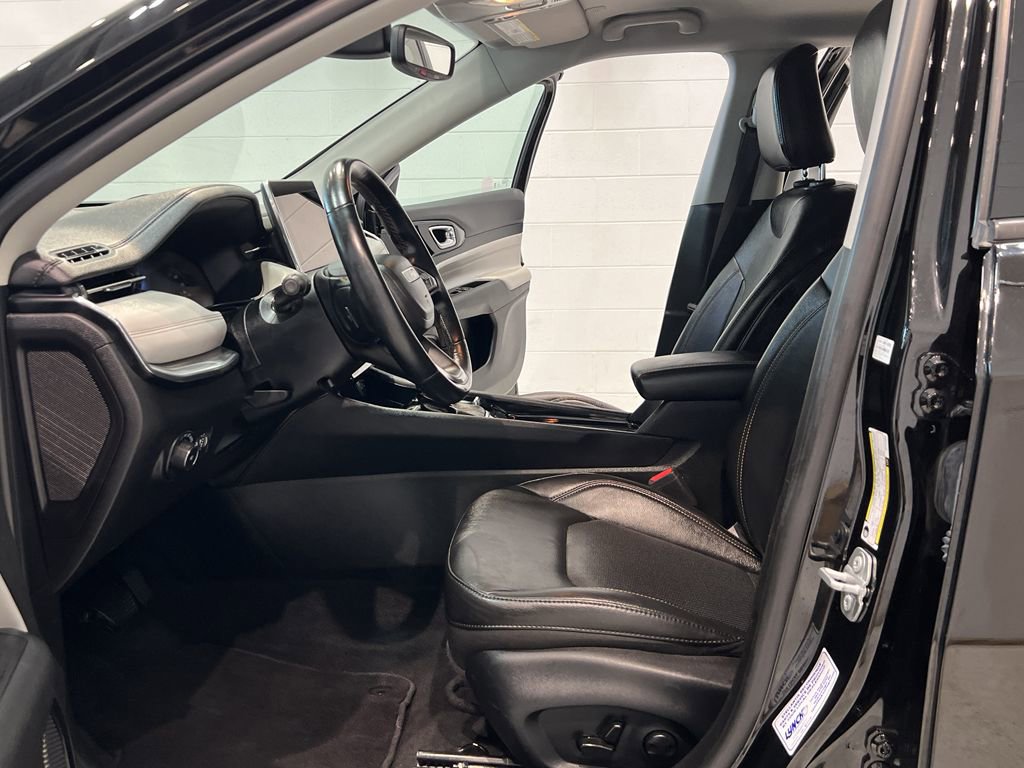 Used 2022 Jeep Compass Limited image 12