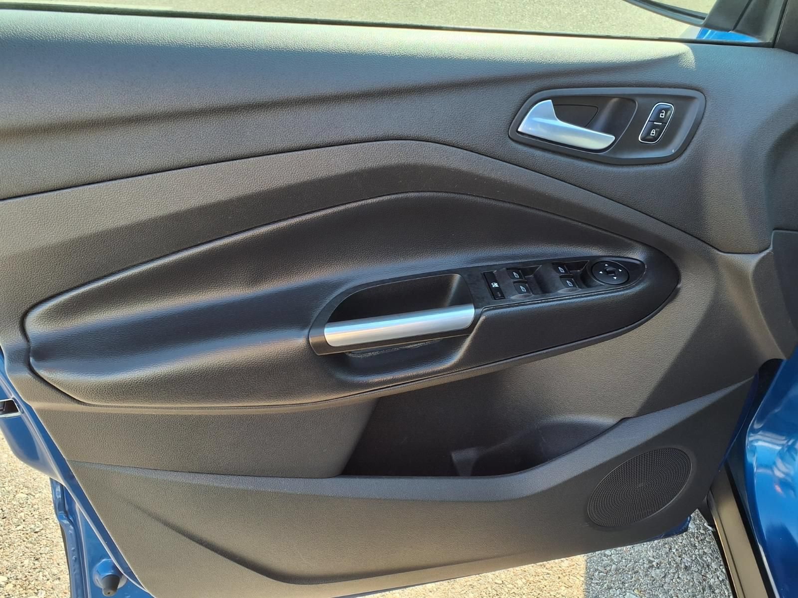 Used 2017 Ford Escape SE AWD/4WD image 14