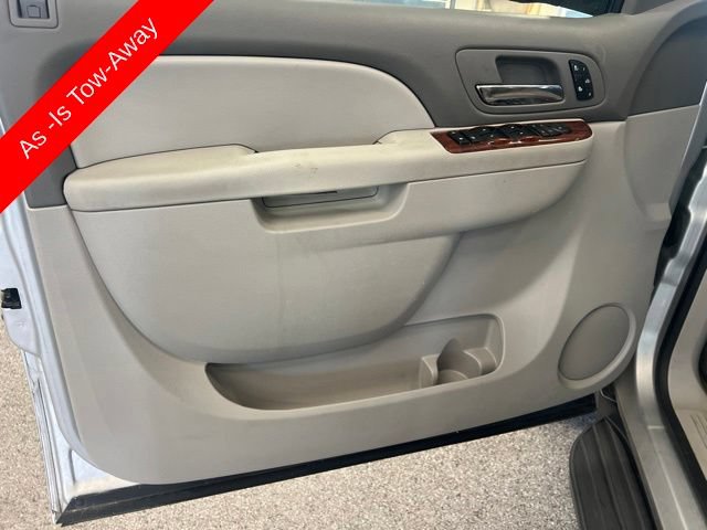 Used 2014 Chevrolet Suburban LT w/ Luxury Package AWD/4WD image 23