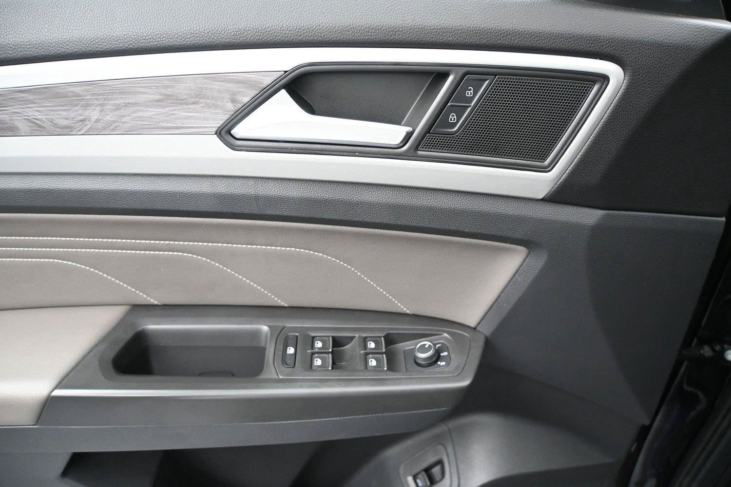 Used 2023 Volkswagen Atlas Cross Sport SE w/ Panoramic Sunroof Package AWD/4WD image 7