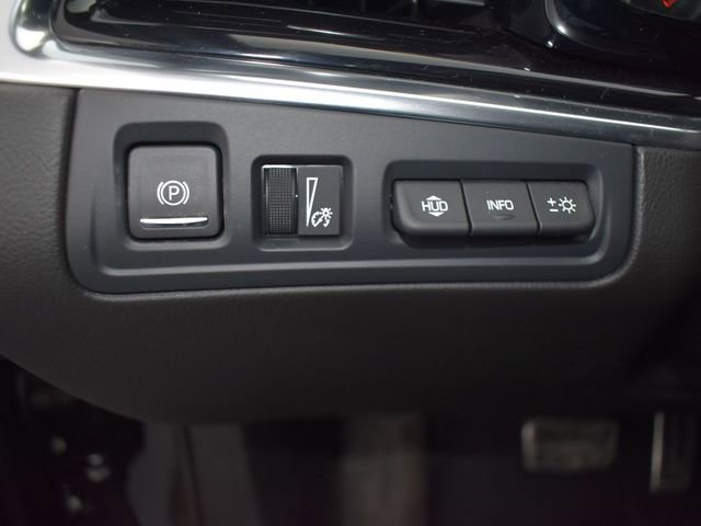 Used 2023 Cadillac XT6 Sport w/ LPO, ONYX Package image 18