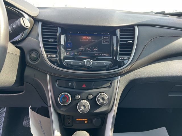 Used 2020 Chevrolet Trax LT w/ LT Convenience Package image 16