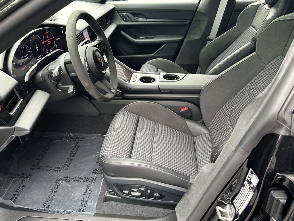 New 2026 Porsche Taycan GTS AWD/4WD image 18