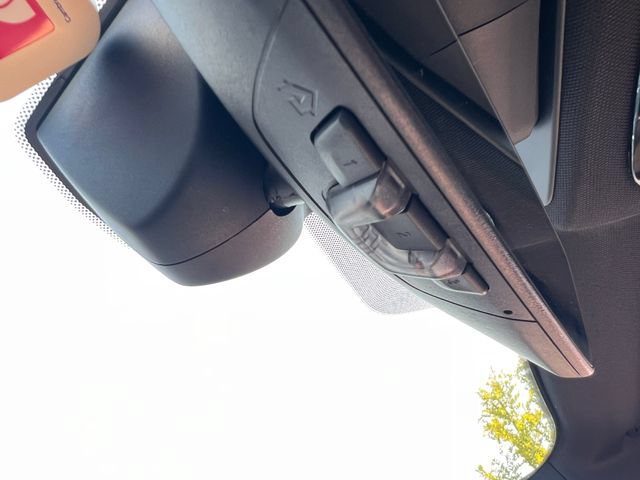 Used 2020 BMW 330i Sedan w/ M Sport Package RWD image 26