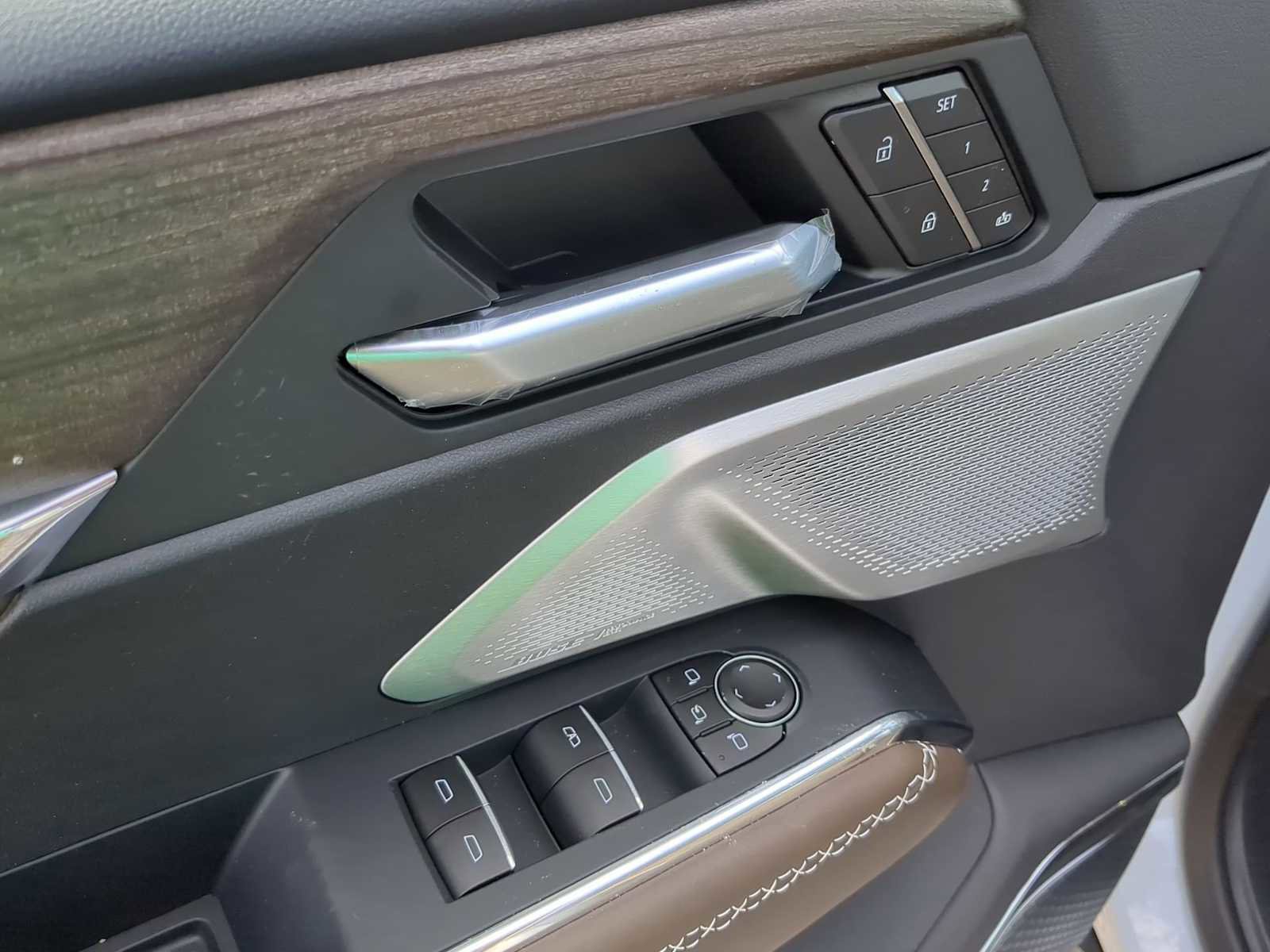 New 2026 GMC Acadia Denali Ultimate w/ LPO, Floor Liner Package image 12