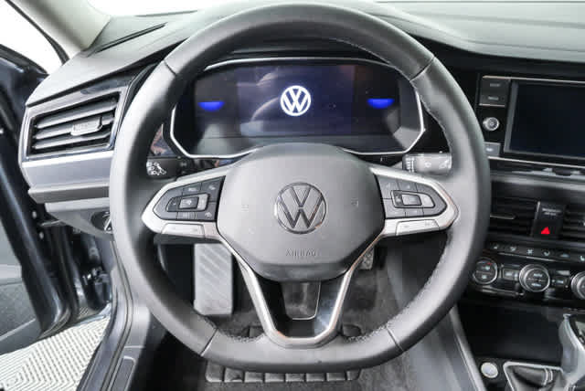Used 2024 Volkswagen Jetta SE FWD image 12