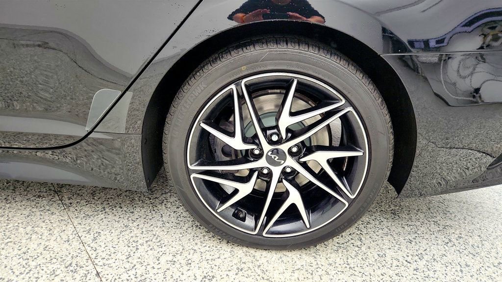 Used 2022 Kia Stinger GT-Line w/ Sun & Sound Package image 9