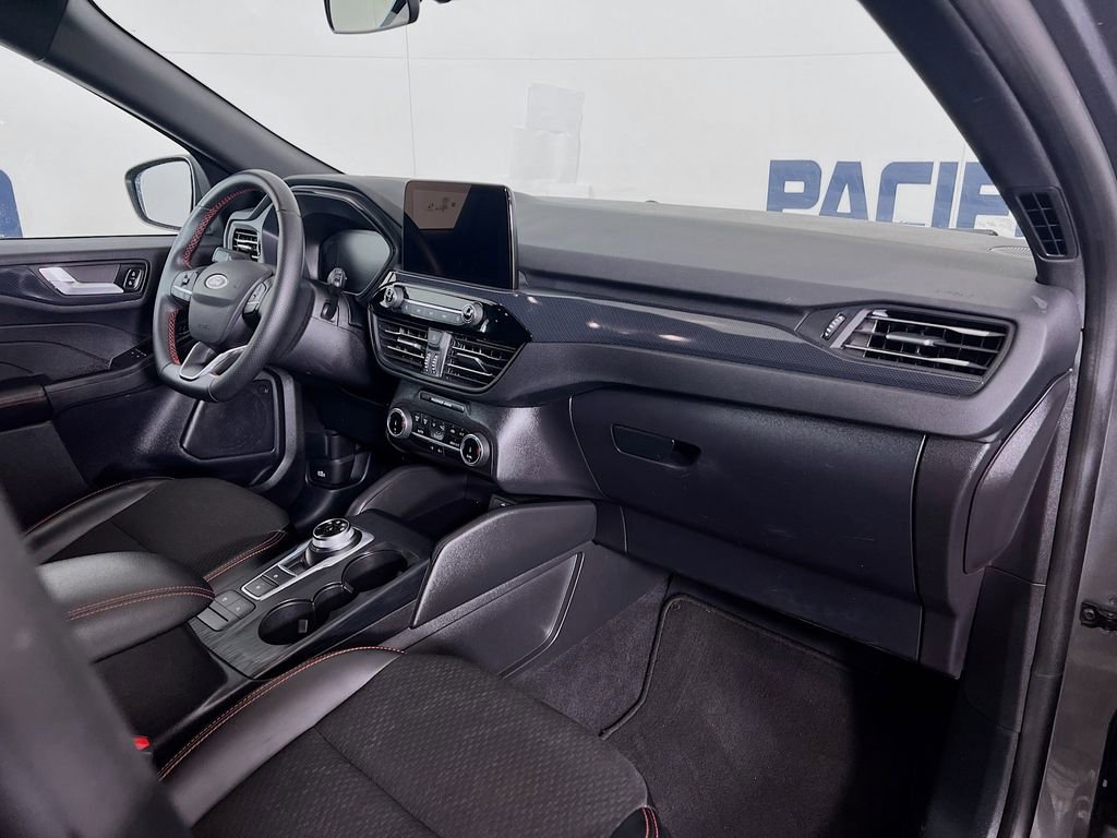 Certified 2025 Ford Escape ST-Line image 32