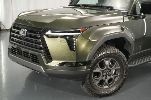 Used 2026 Lexus GX 550 Overtrail+ image 6