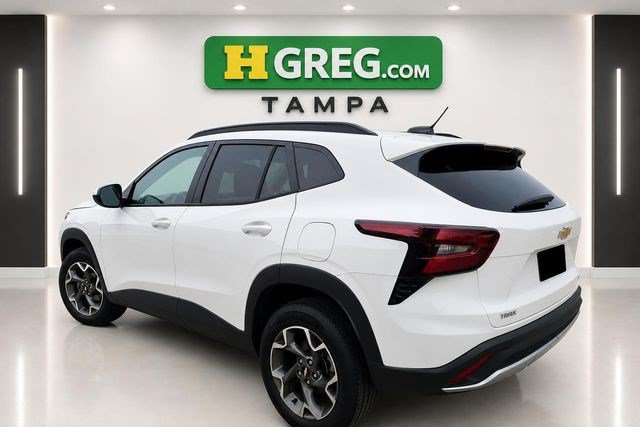 Used 2026 Chevrolet Trax LT FWD image 2