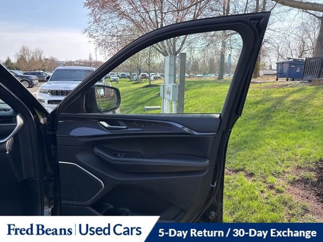 Used 2021 Jeep Grand Cherokee L Laredo image 17