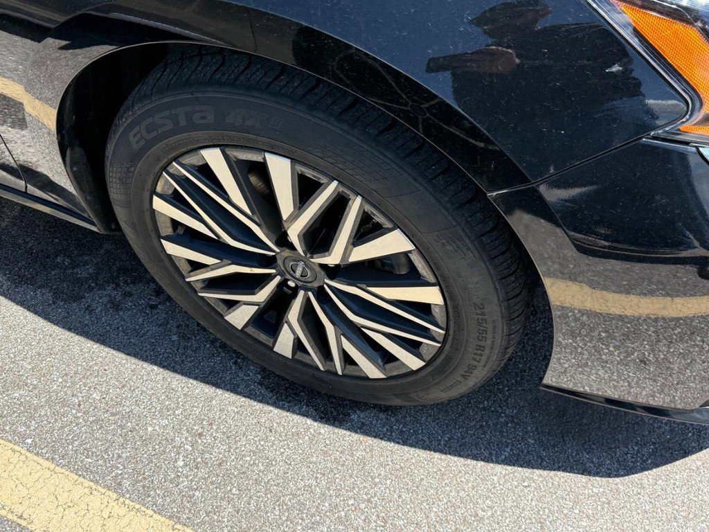 Used 2024 Nissan Altima 2.5 SV FWD image 10