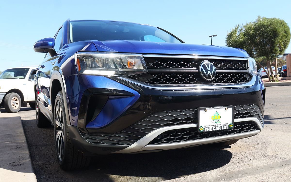 Used 2023 Volkswagen Taos SE FWD image 18