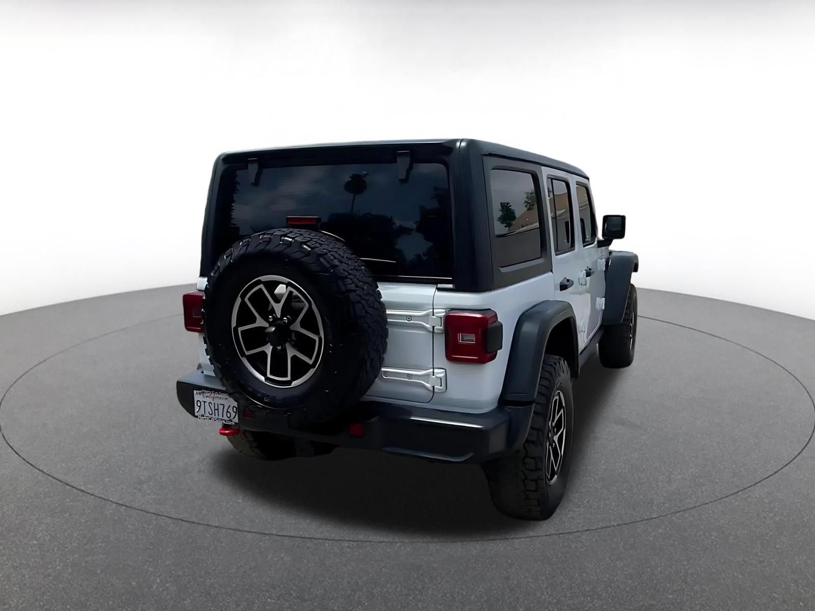 Used 2025 Jeep Wrangler Unlimited Rubicon AWD/4WD image 11