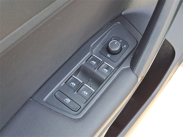 Used 2019 Volkswagen Tiguan SE image 20