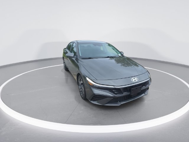 Used 2024 Hyundai Elantra Limited FWD image 2