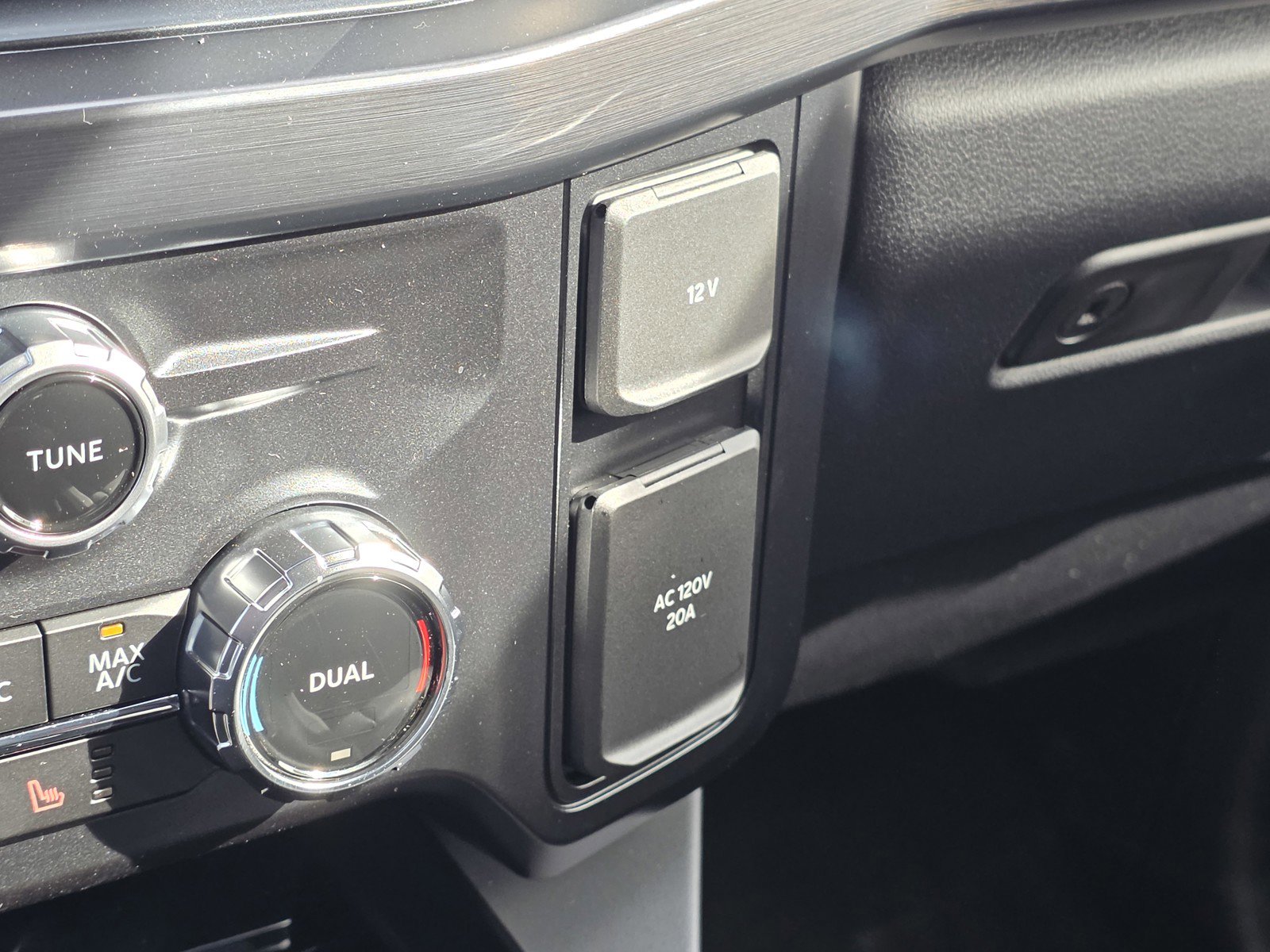 New 2026 Ford F250 Lariat w/ Tremor Off-Road Package image 21