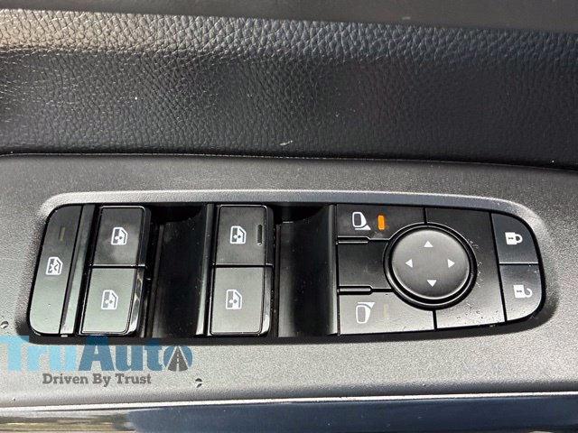 Used 2025 Nissan Pathfinder SV AWD/4WD image 21
