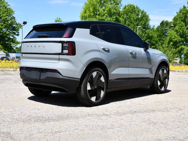 New 2026 Volvo EX30 Plus w/ Protection Package Premier AWD/4WD image 7