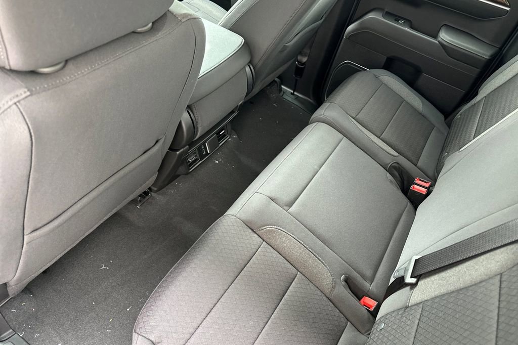 New 2025 GMC Sierra 1500 SLE image 10