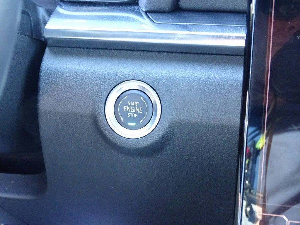 Used 2025 GMC Terrain Elevation image 32