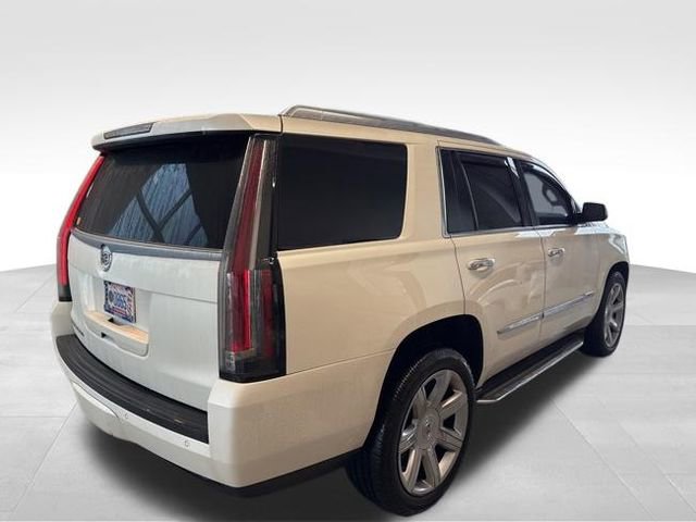 Used 2015 Cadillac Escalade Luxury AWD/4WD image 4