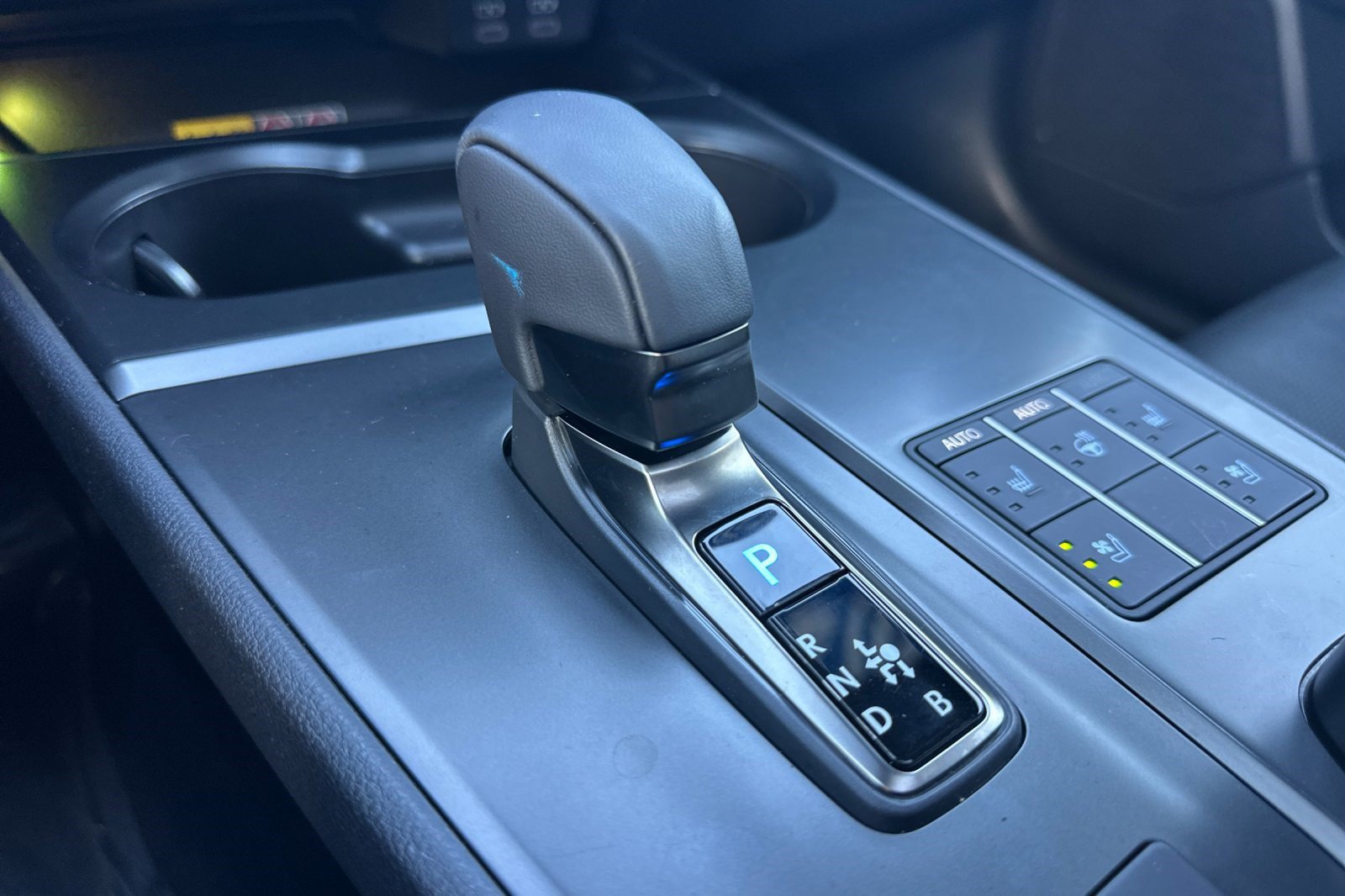 Certified 2026 Lexus UX 300h FWD w/ Accessory Package (Z2) image 18